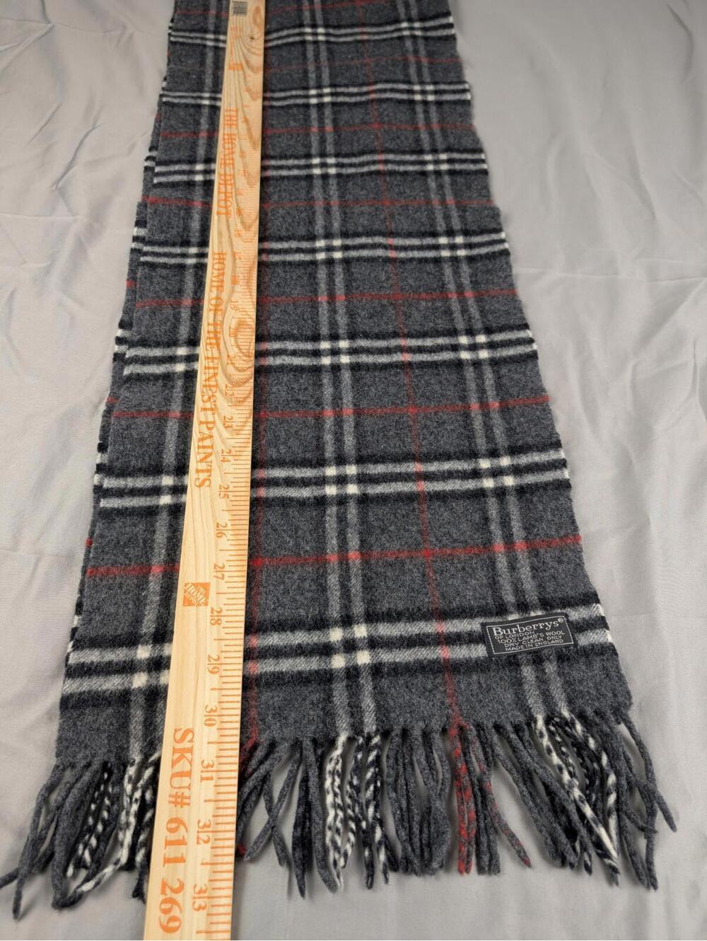 Vintage Burberry of London 100% Lambs Wool Scarf Gray Red Black White Burberrys - Picture 4 of 5